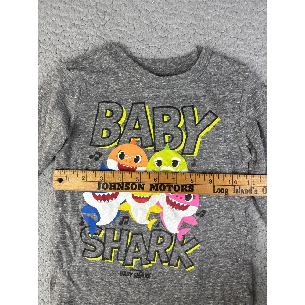 Jumping‎ Beans Baby Shark Doo Doo Doo T-Shirt Size 2T Toddler Heather Gray Soft